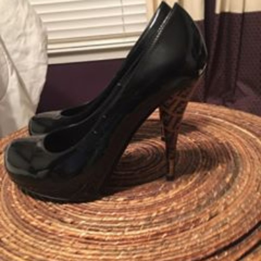 Fendi Logo Heels | Size 38 1/2 EU